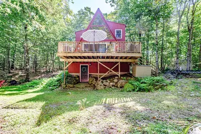 Image de Charming 3-bedroom cottage located on Frye Island on Sebago Lake Maine