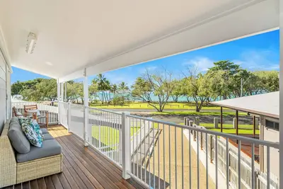 Image de Full House, Unit 1 Anna & Unit 2 Barry at Beachside Mackay at Lamberts Beach, Au