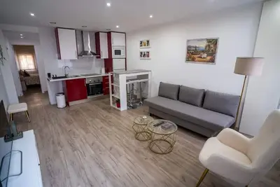 Image de Comfortable apartment near Airport by beBalmy