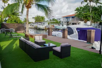 Image de Beautiful 4 bedroom home in delightful Miami with Boat dock
