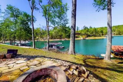 Image de Cozy Pet-Friendly 4br | Fireplace, Patio and Bbq