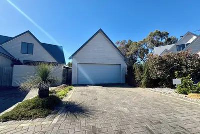 Image de Relax On Moonshine – Your Dream Coastal Escape