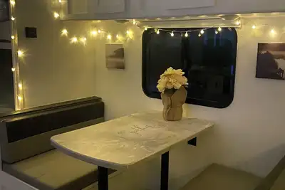 Image de Lovely Rv with Ac in charming Bethpage