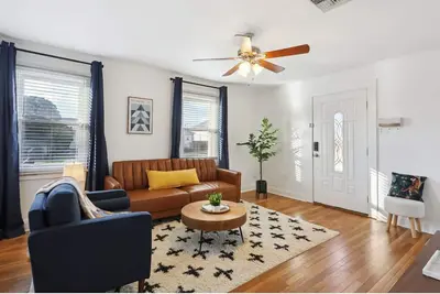 Image de Cozy 2‑Br Furnished Home w/ Parking near Ochsner & Ej Hospitals