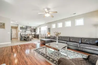 Image de Spacious 5-bedroom house in Fresno with Pool, Bbq, & Ac