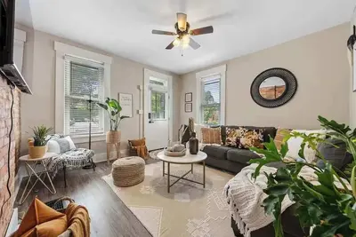 Sophisticated Boho Condo Walkable Columbus