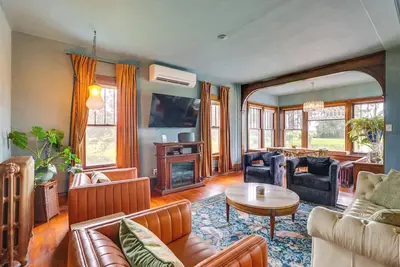Image de Group Getaway: Luxe Farmhouse in Mt Horeb!