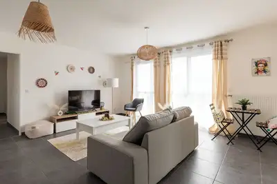 Image de Charmant Appartement 2br/4p - Proche Lyon