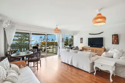 Image de New Beach Paradise : Steps to Beach & Cafes