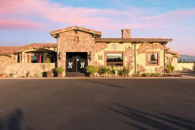 Image de Patio, Fireplace & Soaking Tub | The Casita on 12-Acre Temecula Vineyard Estate