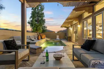 Image de Designer Desert Escape w/ Pool, Spa & Outdoor Dining at The Riley by AvantStay