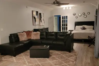 Image de Wonderful studio with Private entrance in charming Covington