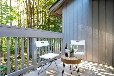 Image de @ Marbella Lane- Cozy Modern TownHome near Ms-Word