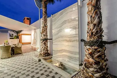 Image de Maison de vacances privée avec Wifi, climatisation, piscine privée, bain à remous, Tv, terrasse