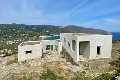 Image de 4-bedroom villa overlooking the bay of Korthi