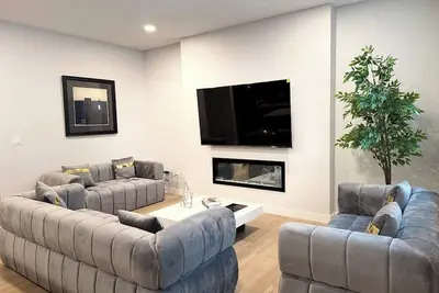 Image de Entire Home| Tv| Wifi|King Bed| Sleeps 10