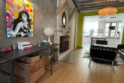 Image de Maison de ville ancienne au pied du château