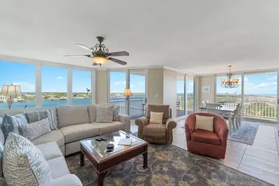 Image de Sea Spray 815 Corner Unit  Bay and Beach views