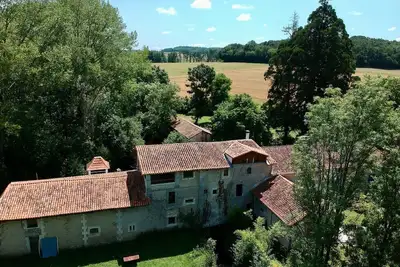 Image de Peaceful restored water mill in the Dordogne.