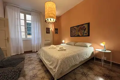 Image de Oasis in the Heart of Lucca: central and bright