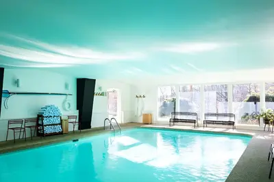Image de Twin Bunk | Tälta Lodge, a Bluebird by Lark | with Indoor Swimming Pool