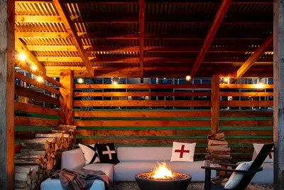 Image de 3 Deluxe Double Queens | Tälta Lodge, a Bluebird by Lark | with Bike Rentals