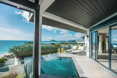 Image de Oceanfront 2 BedRoom with Kitchen Designed for Relaxation and Inspiration