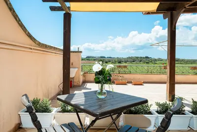Image de Chambre 'Angeli Nel Salento - Stanza 5' avec terrasse privée, Wi-Fi et climatisation