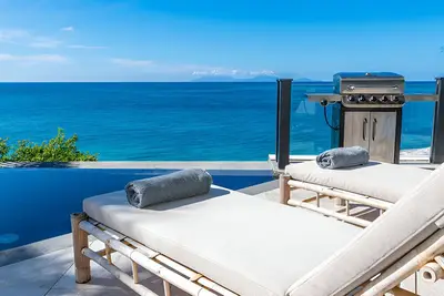 Image de Relax + Refresh in This Scenic Villa by Crystal Waters Near Ffryes Beach