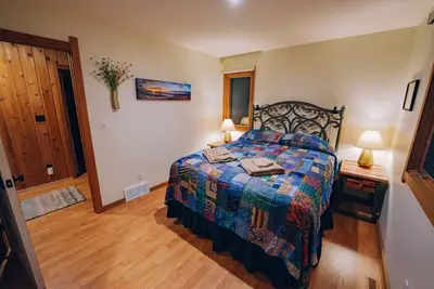 Image de Sunup, nestled in the charming village of Leland