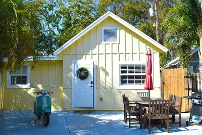 Image de Casa Tua: Charming Cottage House in Downtown West Palm Beach!