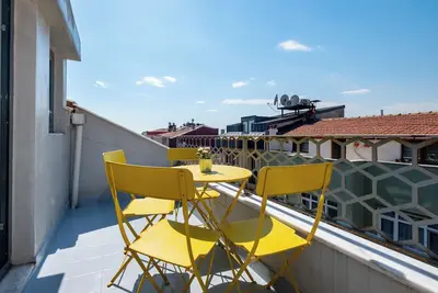 Image de Full House with 5 Bathrooms, Elevator and Central Location