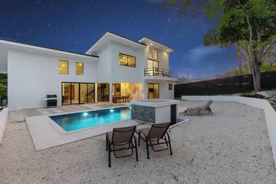 Image de Playa Grande Oasis | Walk to the Beach | Sleeps 10
