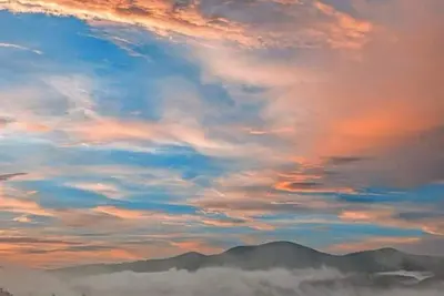 Image de Amazing Views! ! ! Beautiful home close to town, waterfalls and hiking!