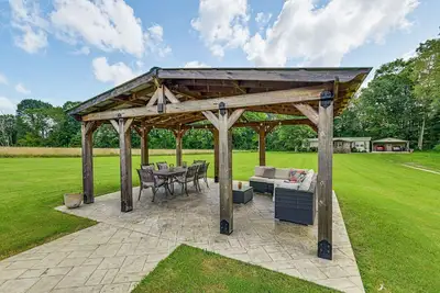 Image de Piney River Escape Hot Tub and Outdoor Kitchen