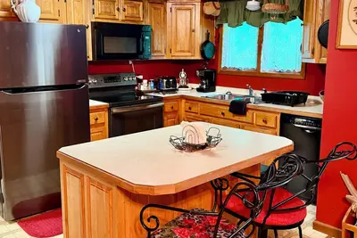 Image de Big Tree Lodge- Near Leatherwood Off Road Park! 4 Bedrooms and 2 baths!
