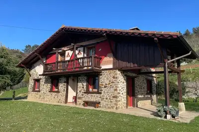 Image de Chalet « Txatonea » avec vue sur la montagne, terrasse privée et Wi-Fi