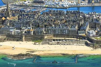 Image de Séjour rêvé : maison calme, plage du Sillon et Intra-Muros à deux pas.