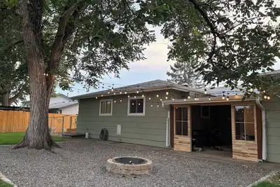 Image de Cozy Retreat w/Sauna Near Downtown Windsor!