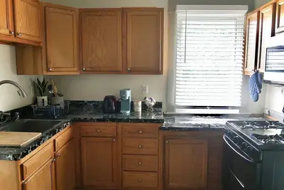 Image de Modern Comfort in a Hip Neighborhood