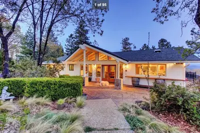 Image de View Forever Vineyards Big House