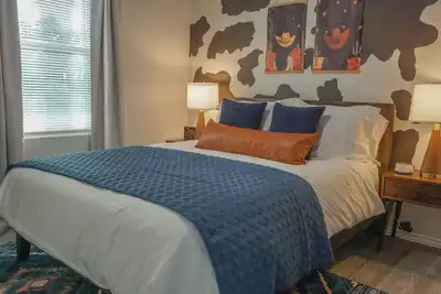 Image de Brand New: 5bd/3ba, Cowboy Pool, Dog-Friendly, Privacy Fence, Playground