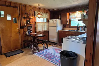 Image de Drummond Island Hotel & Vacation Homes - Ole Woodsy Nook