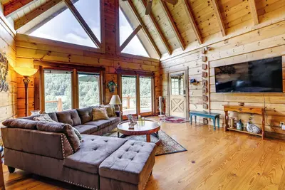Panoramic Mountain Views & Decks: Franklin Cabin!