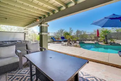 Image de Backyard Oasis & Hot Tub: Mtn-View Wickenburg Home