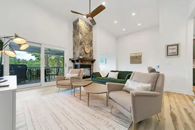 Image de Sapphire Retreat - freshly renovated with mountain views!