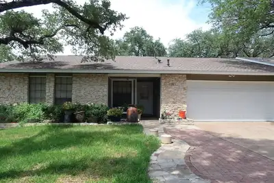 Image de home in South Austin 1600 sq feet space 4 bedroom