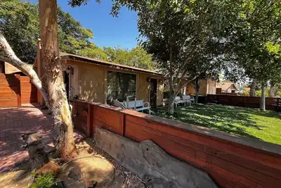 Image de New Year’s & Winter Cabin – Sleeps 14, Riverfront & Steps to Town