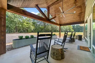 Image de The Lakeside Bungalow, New Build on shores of Delaware Bay!