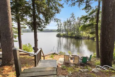 Image de Swim, Soak, Paddle – Waterfront Getaway w/ Hot Tub